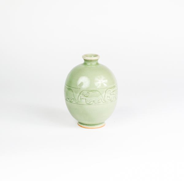 THAI ELEPHANT PARADE VASE (sold out)