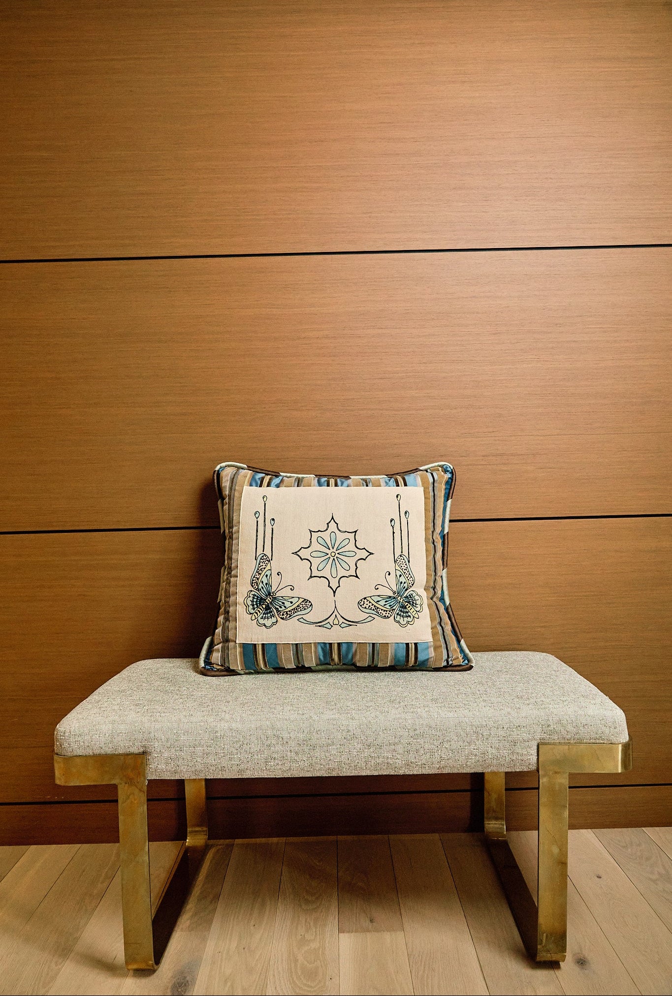 LEONARD | antique textile collection