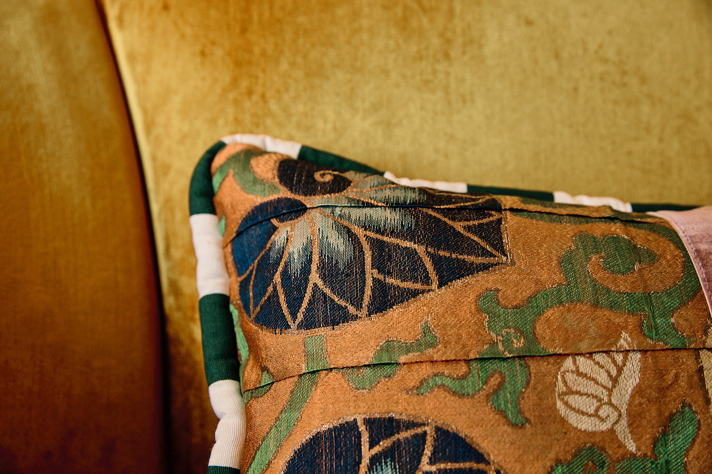WILFRED | antique textile collection