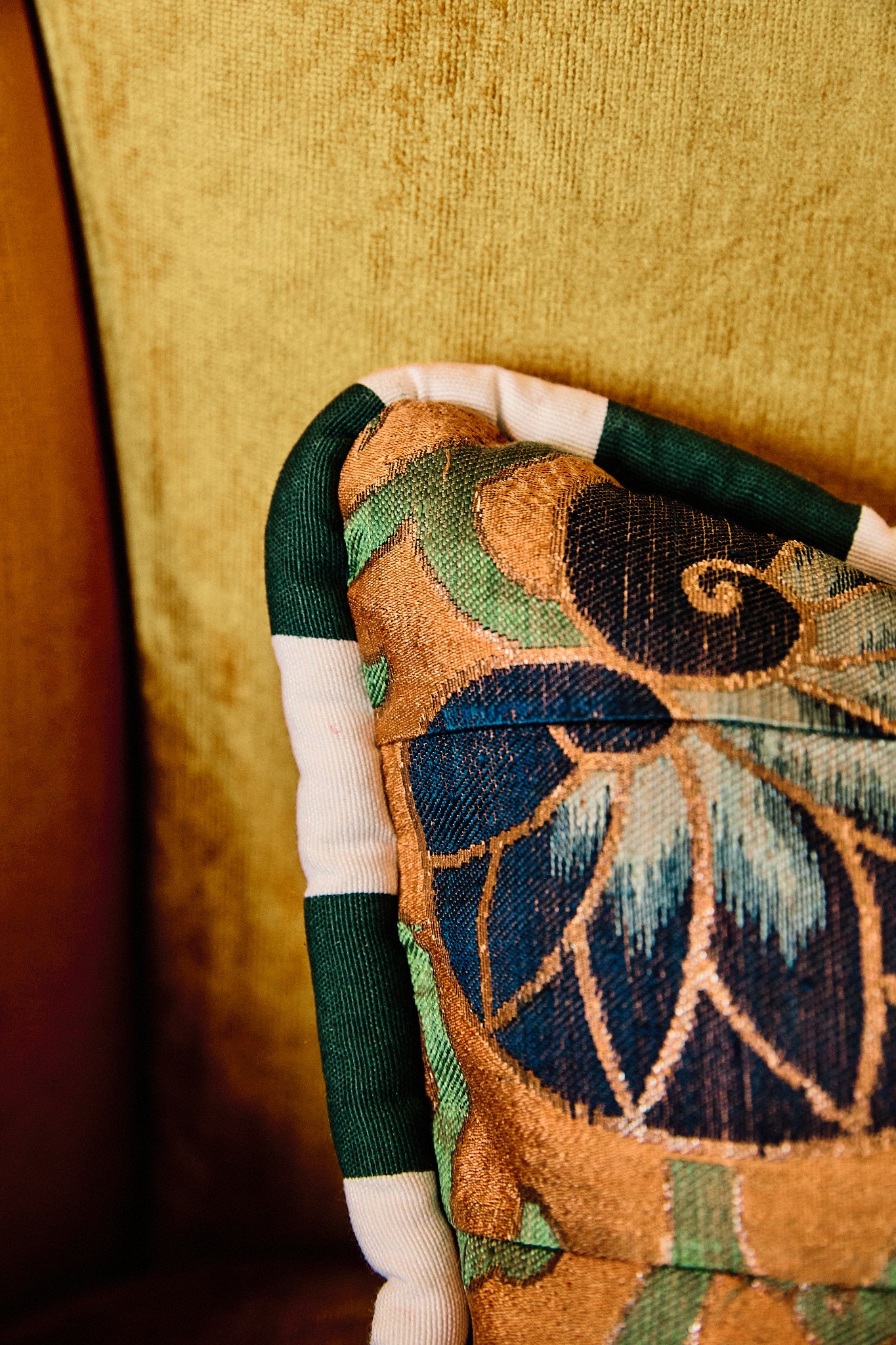 WILFRED | antique textile collection