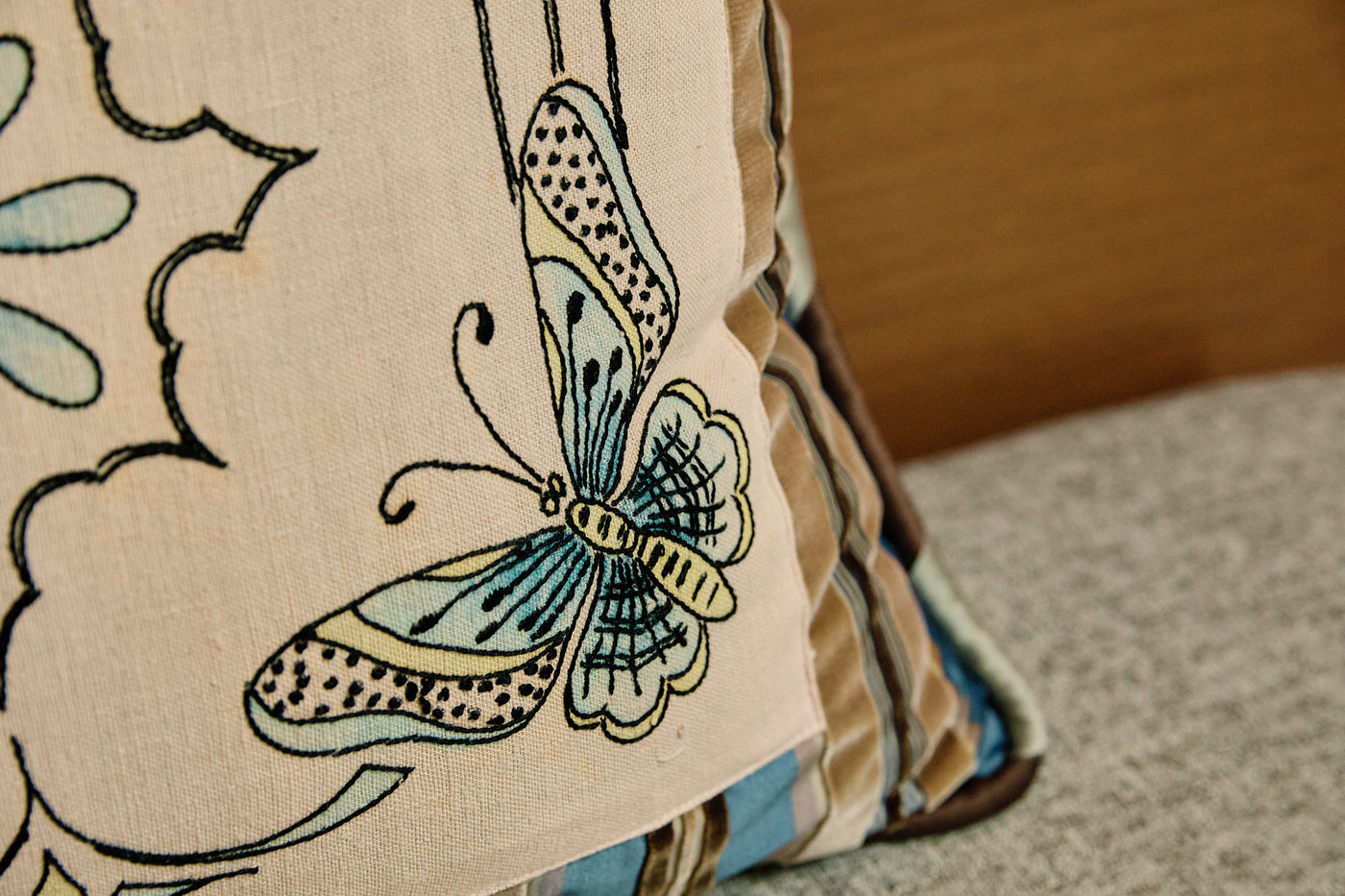 LEONARD | antique textile collection