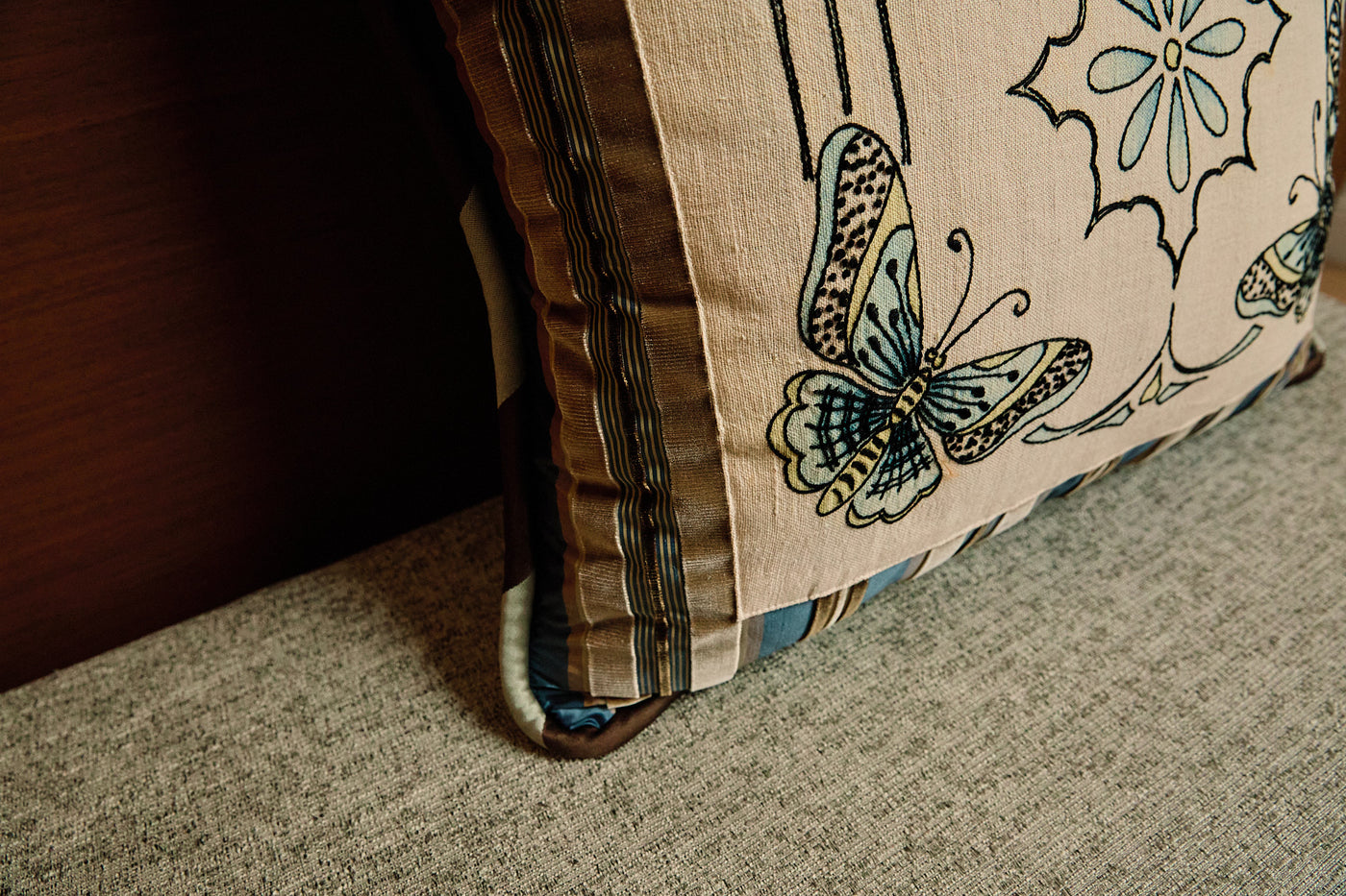 LEONARD | antique textile collection